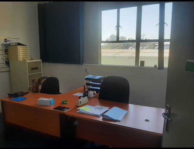 2,140M² FACTORY TO LET IN WESTMEAD